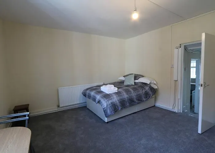Flat 2 @ 28 Chilkwell Street