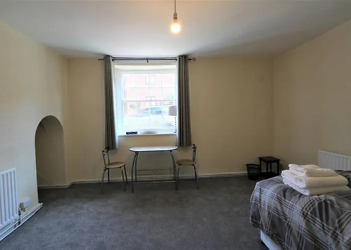 Flat 2 @ 28 Chilkwell Street