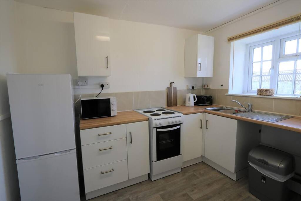 Flat 2 @ 28 Chilkwell Street Apartment
